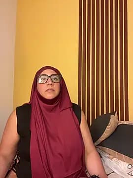 Chandra_Yusef live cam on Stripchat