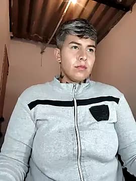 Yessi_rousse live cam on Stripchat