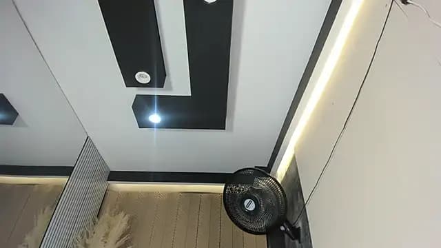 AmbarBrownn_ live cam on Stripchat