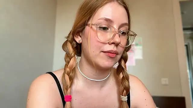 HoneyAudrey live cam on Stripchat