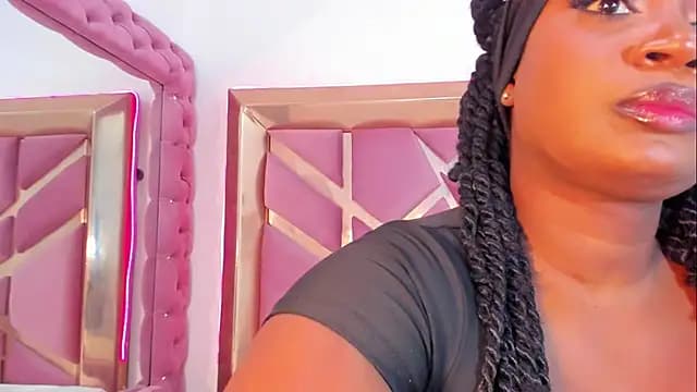 Britanymooree live cam