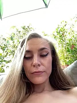 White_mistress live cam