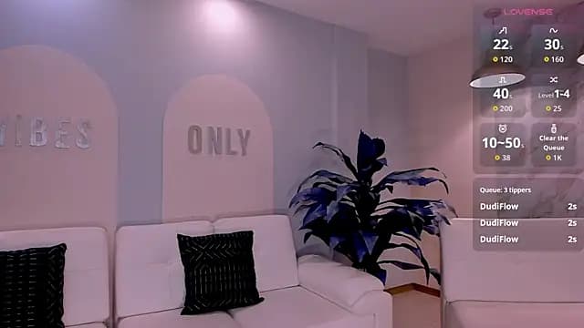 MaiaCollins live cam