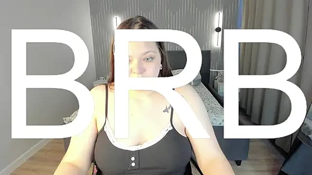 Evelyne_Loo live cam on Stripchat