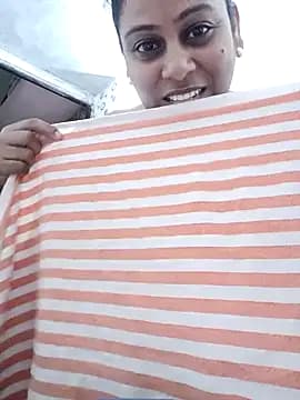 JENNIFERtamil live cam