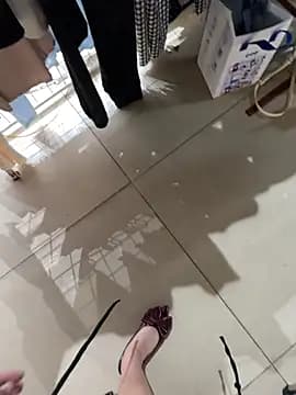 Selenaaaaa- live cam