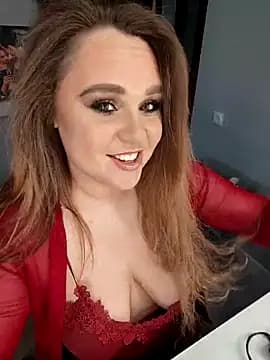 Juicy_PeachLux live cam on Stripchat