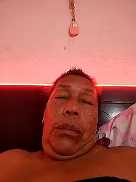 Ruby-Hot-Milf live cam