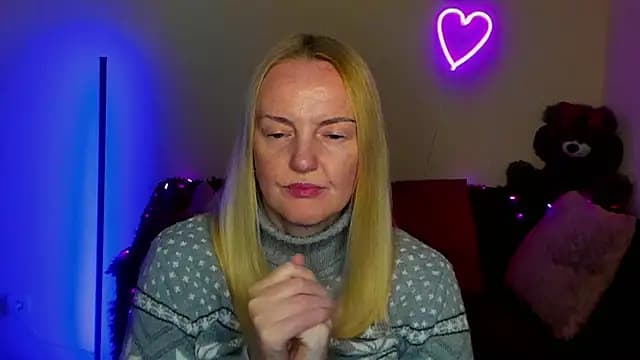 Bella_soulmate live cam on Stripchat