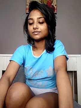 littlemissdevil69 live cam on Stripchat