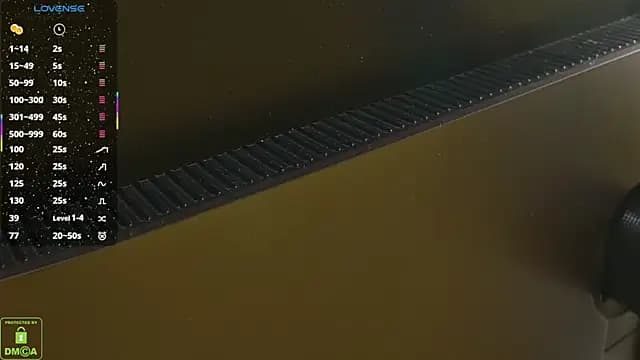 maya_snow live cam on Stripchat