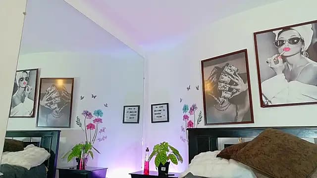 loretahorny live cam