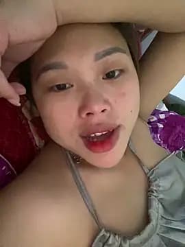 Emxinhka1 live cam on Stripchat