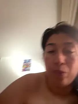 andreaisis2 live cam on Stripchat