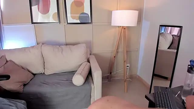 helenaduque_ live cam on Stripchat