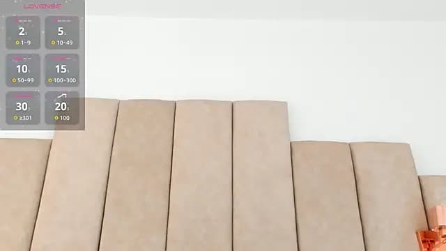 _Zahiira_ live cam on Stripchat