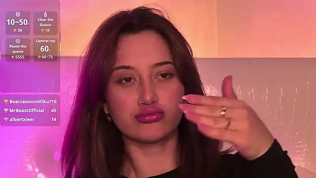 LucieBliss live cam on Stripchat