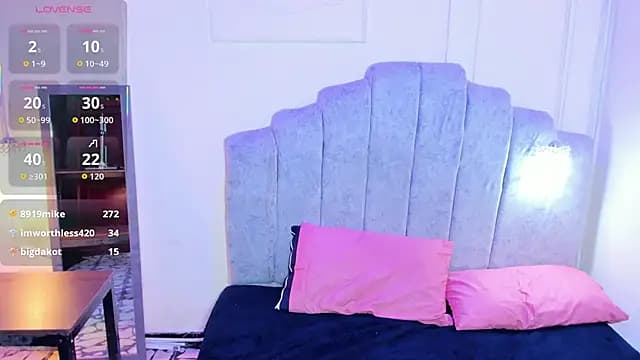 lanna_brunette live cam on Stripchat