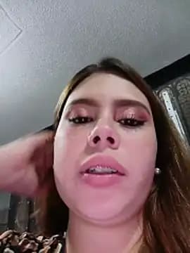 Rouse_24_ live cam on Stripchat