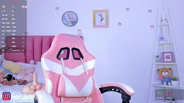 Little_sweety_18 live cam