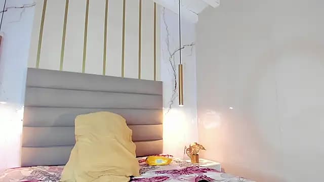 MelaniieRoux live cam