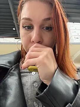 RosieSecret live cam on Stripchat