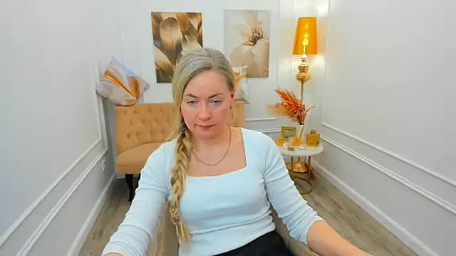 CharlotteKerti live cam