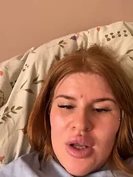 RedFoxQueen live cam