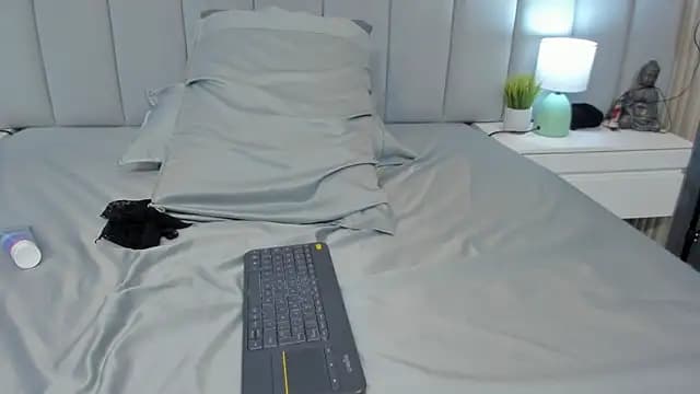 luly_dreams live cam