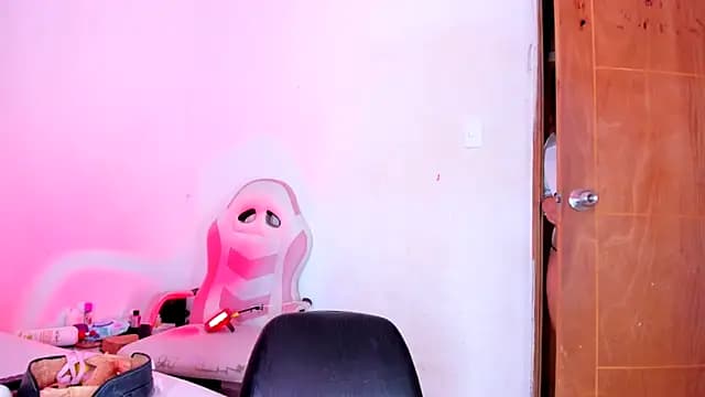 Emily_Coper18 live cam