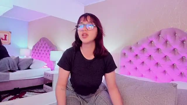 LilithBluum live cam