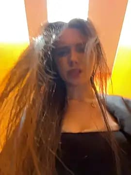 Ttixmila live cam on Stripchat