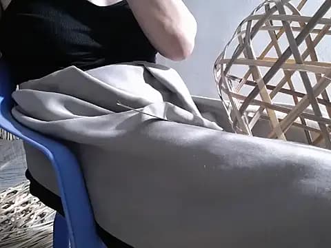 nolame18xxx live cam on Stripchat