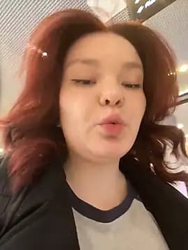 kinky__fox live cam on Stripchat