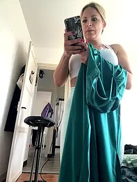 AnissaHale live cam on Stripchat