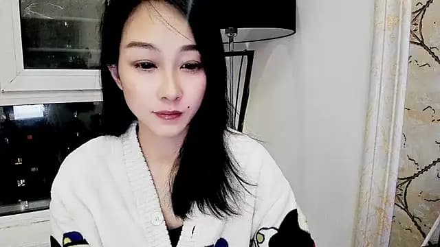 NIAN-er live cam on Stripchat