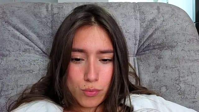 Adhara_Kitten live cam