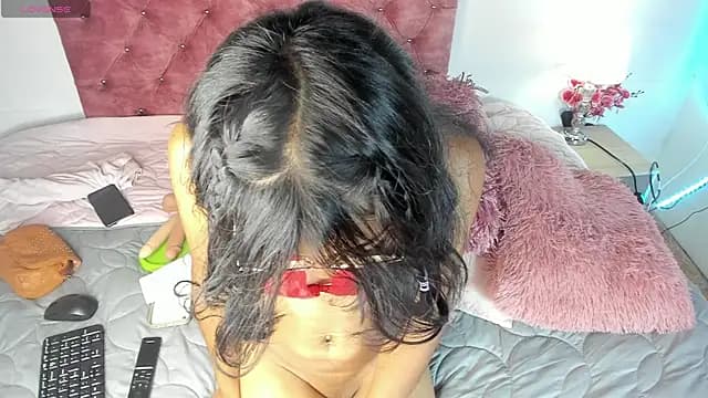 luna_velveth live cam