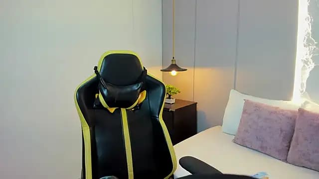 kira_relish live cam