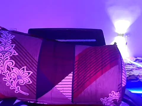 Mahiraa_ live cam on Stripchat