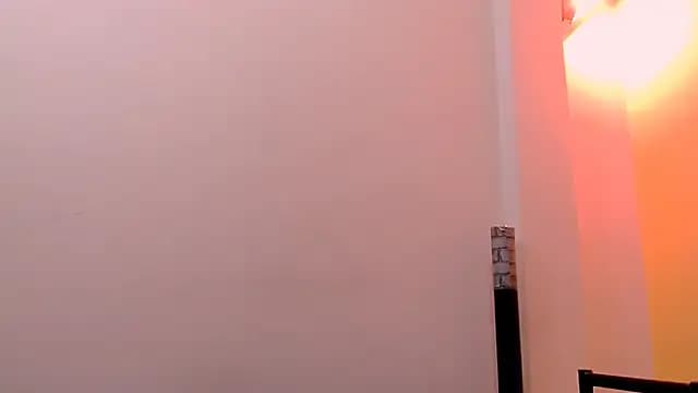 sexiempoderada18 live cam on Stripchat