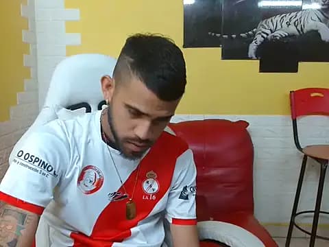 chacorta_ live cam on Stripchat