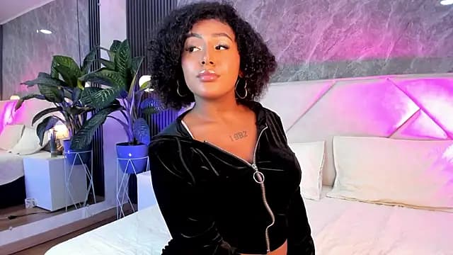 Emma_Dancer live cam on Stripchat