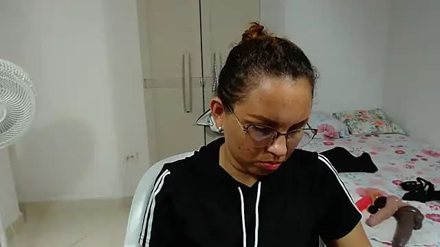 Agatha_browser live cam