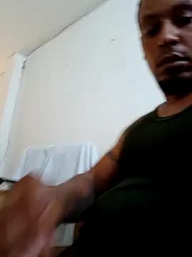 MorenazoXL live cam on Stripchat