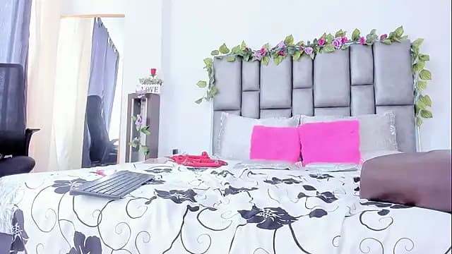 sarahhernandez live cam