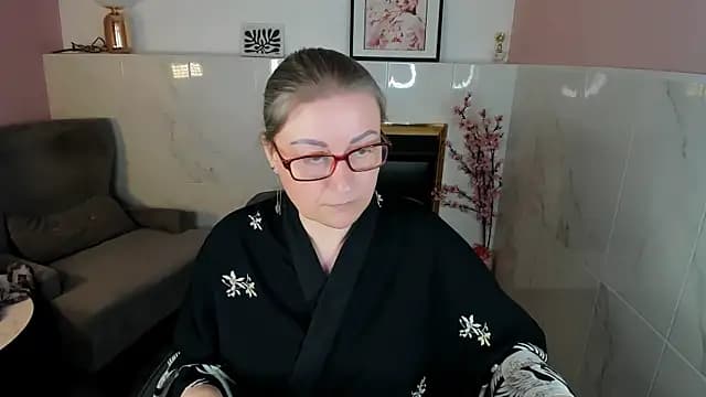 Alexandra_Kind live cam on Stripchat