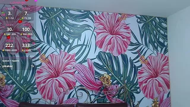 Small_naughty_ live cam