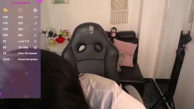 QueenRose94 live cam