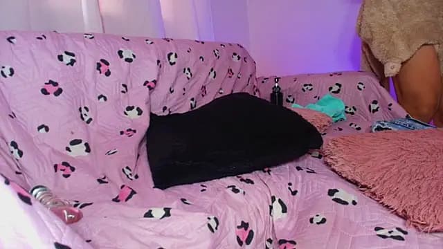 emy_colee live cam on Stripchat